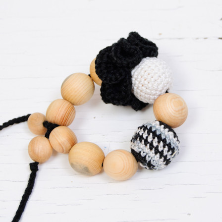 Teething ring Bracelet Black and Zebra Kangaroocare