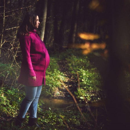 Manteau de grossesse et portage Mamalila en laine Fuchsia