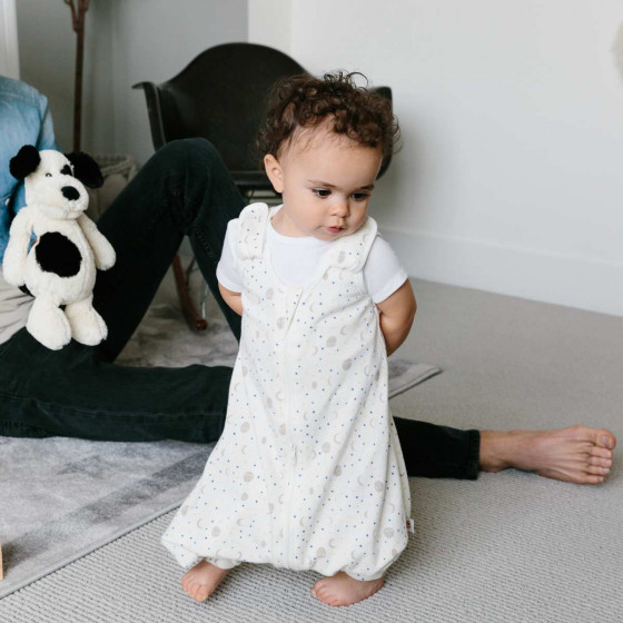 Ergobaby Gigoteuse - Toujours en Mouvement - Lunes Argentées