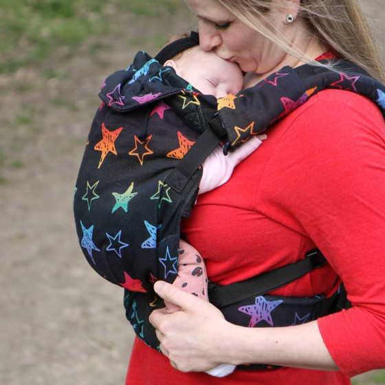 Yaro Hug Stellar Art Rainbow Black - Porte-bébé évolutif nouveau-né