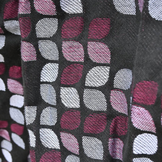 Yaro Petals Duo Black Purple Hemp - Écharpe de portage tissée Yaro Petals Duo Black Purple Hemp - Écharpe de portage tissée