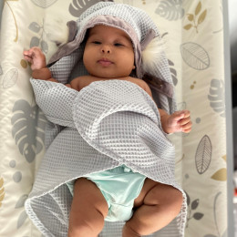 Bubble Hop Baby Towel - Mint Grey