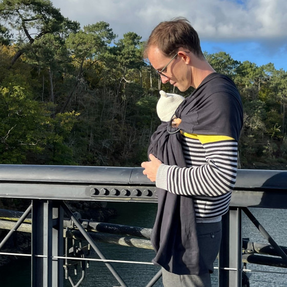 Naturioù Simply Sling Noir - écharpe de portage sans nœud