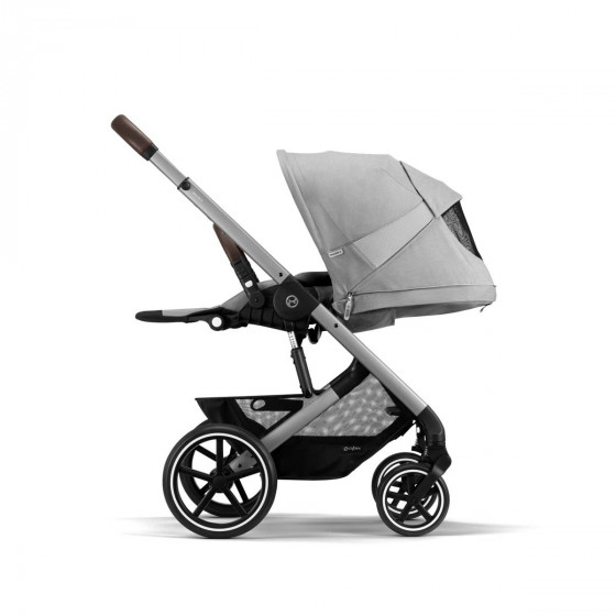 Dossier inclinable à plat de la Cybex Balios S Lux 2 Lava Grey Chassis Silver - Poussette tout-terrain combinée