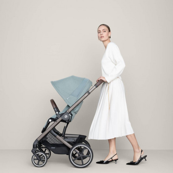 Image campagne Cybex Balios S Lux 2 Lava Grey Chassis Silver - Poussette tout-terrain combinée