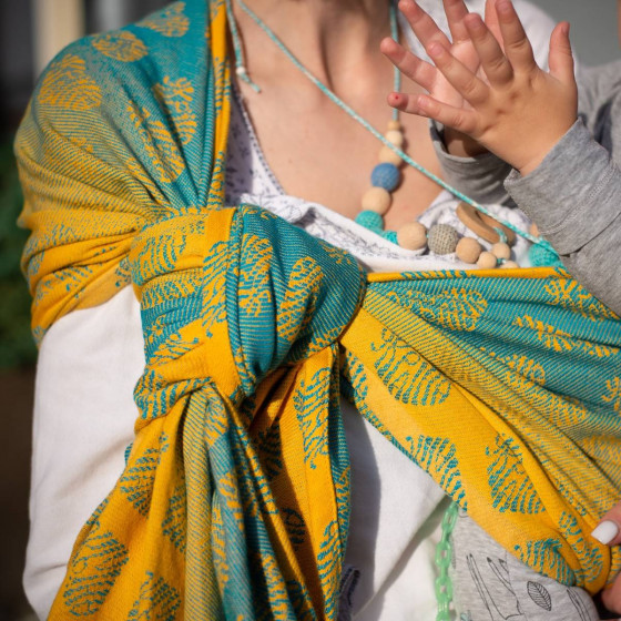 Yaro Ukrainian Hearts Ukrainian Glory - Ring Sling tissé