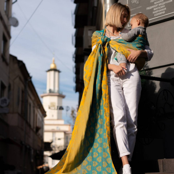 Yaro Ukrainian Hearts Ukrainian Glory - Ring Sling tissé