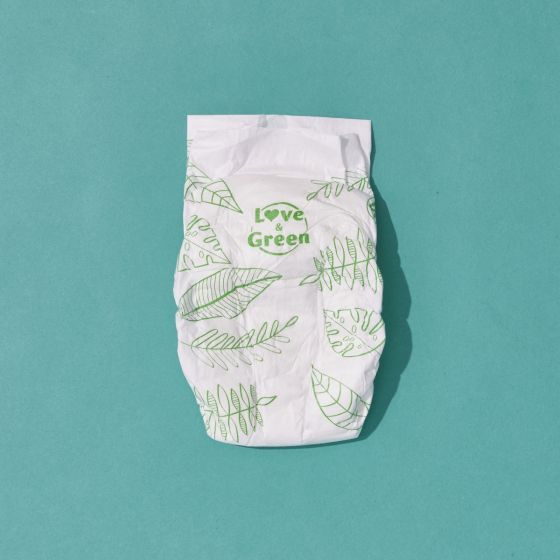 Love and Green disposable diapers size 4+ (9 to 20 kg)