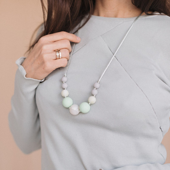 Love And Carry Mint Necklace breastfeeding, silicone food