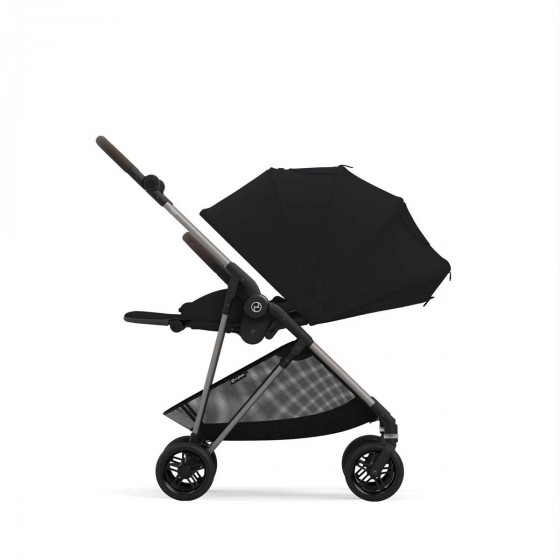 Inclinaison à plat et canopy XXL de la Cybex Melio 3 Moon Black - Poussette de ville ultra-légère