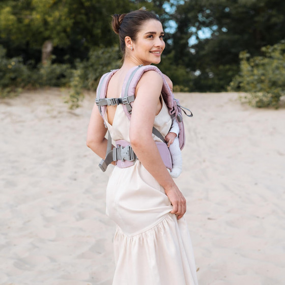 Love and Carry ONE Bloom - Ergonomic Babycarrier Love and Carry ONE Bloom - Ergonomic Babycarrier