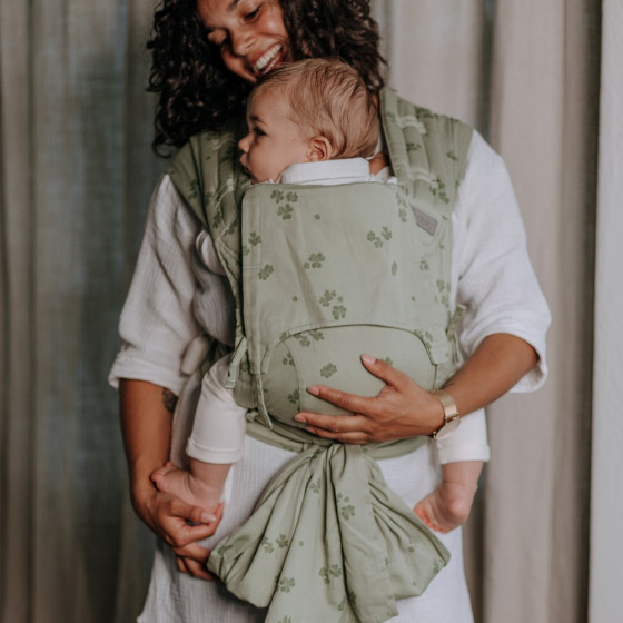 Fidella FlyClick Toddler - Clover Pale Green - Halfbuckle Baby Carrier