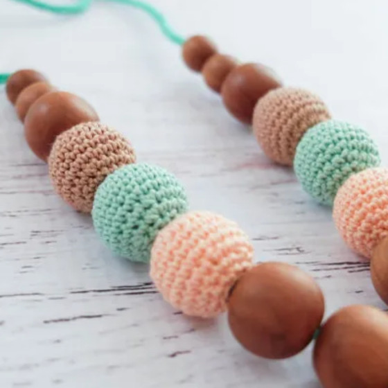 Collier portage et allaitement "Pêche, menthe et beige" Kangaroocare