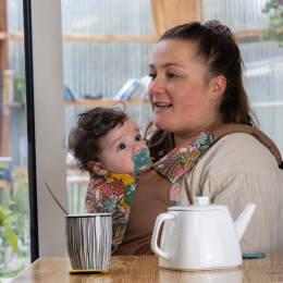 Naturioù Guizy Brun Sarrasin - Ergonomic baby carrier from birth - Oasis