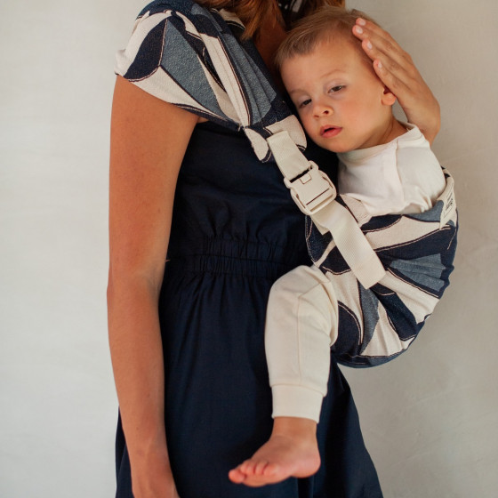 Mama Hangs - Carry & Walk Jacquard