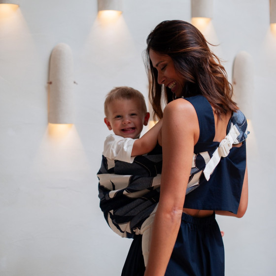 Mama Hangs - Carry & Walk Jacquard