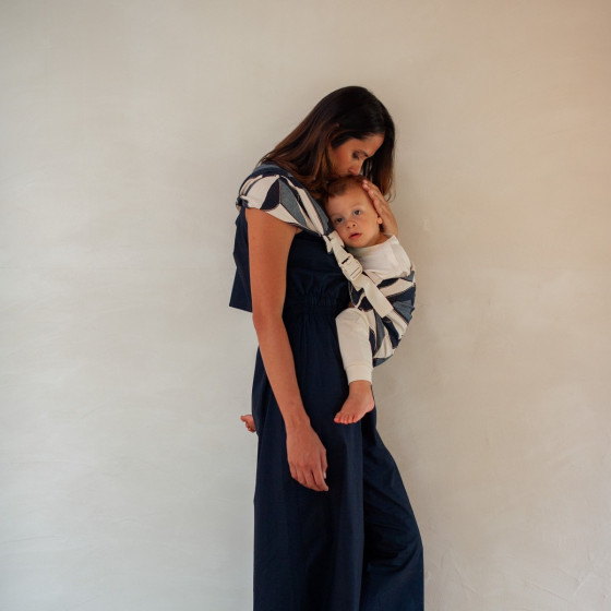 Mama Hangs - Carry & Walk Jacquard