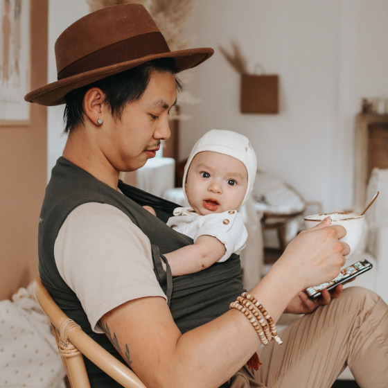 Mama Hangs - Carry & Pack baby carrier