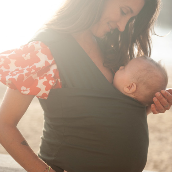 Mama Hangs - Carry & Pack baby carrier