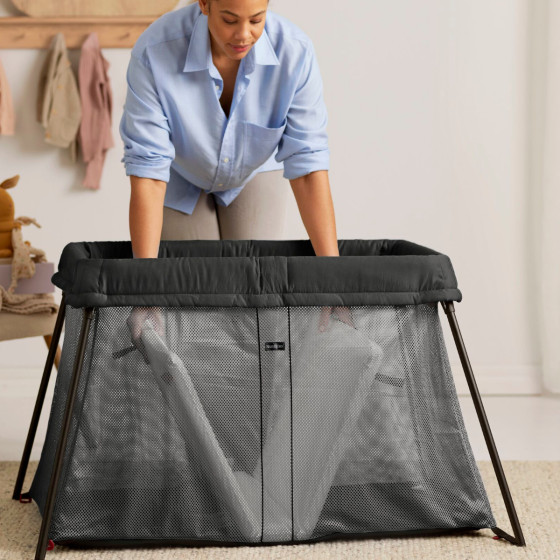 BabyBjörn Pack Lit parapluie Light Noir et Drap housse