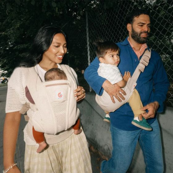 Ergobaby Upsie Sling - Porte-bébé Ergonomique Ergobaby