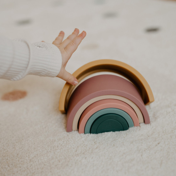 Petite&Mars - Rainbow - Joue empilable arc en ciel en silicone