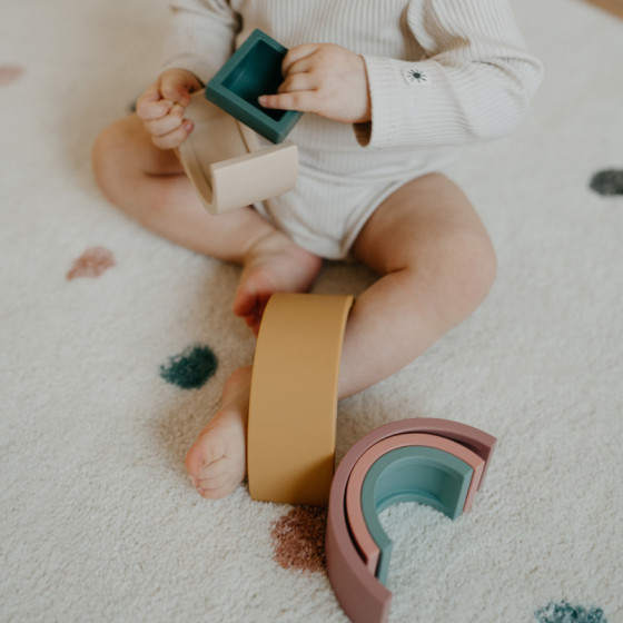 Petite&Mars - Rainbow - Joue empilable arc en ciel en silicone