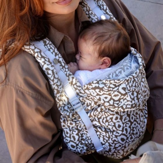 Love Radius Hoodiecarrier 2Sweet Sauvage Love Radius