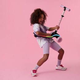 KinderKraft RAKET Trottinette à trois roues à LED Kinderkraft