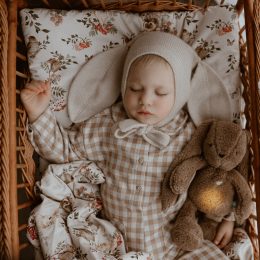 MyHummy Lapin - Peluche à Bruits Blancs - Marron - 7 en 1 + bouillotte