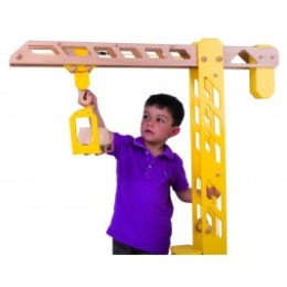 Grande grue de chantier en bois par Goki