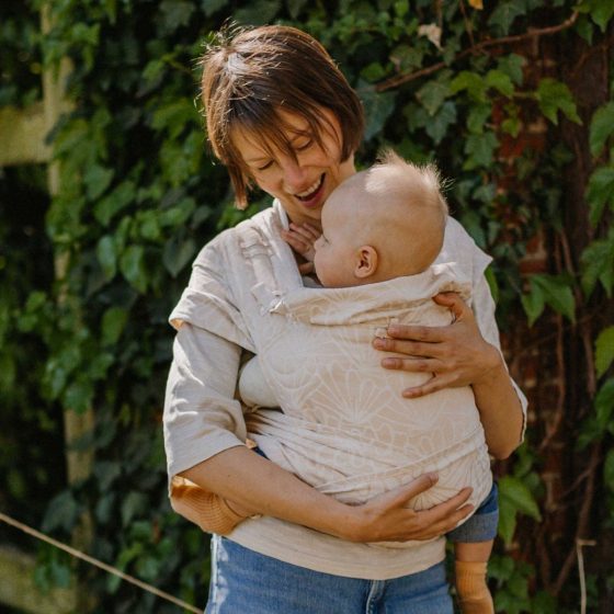 Fidella FlyClick Toddler - Halfbuckle Baby Carrier