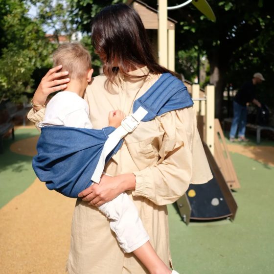 Mama Hangs - Carry & Walk Canvas