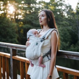 Love and Carry ONE EVO Grace - Newborn ergonomic baby carrier Love and Carry