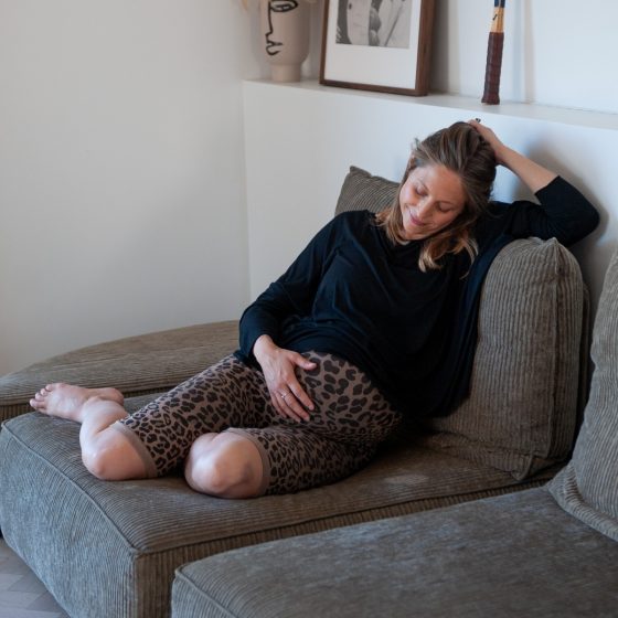 Mama Hangs Mama Flow Short Leggins