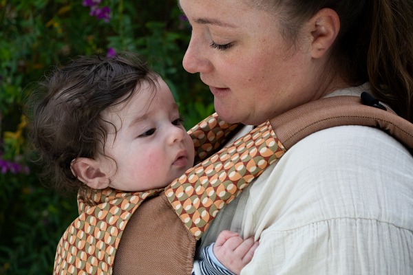 Porte-bébé Guizy Sarrasin avec Guizy Couture Vintage