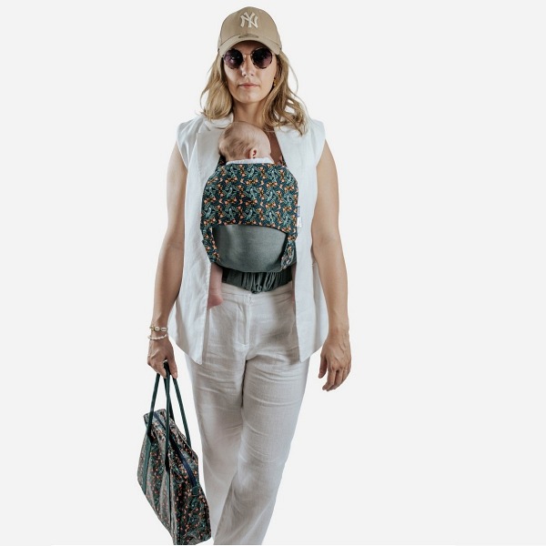 porte-bebe Guizy vert brocéliande avec Guizy couture PPMC Birdy et sac assorti