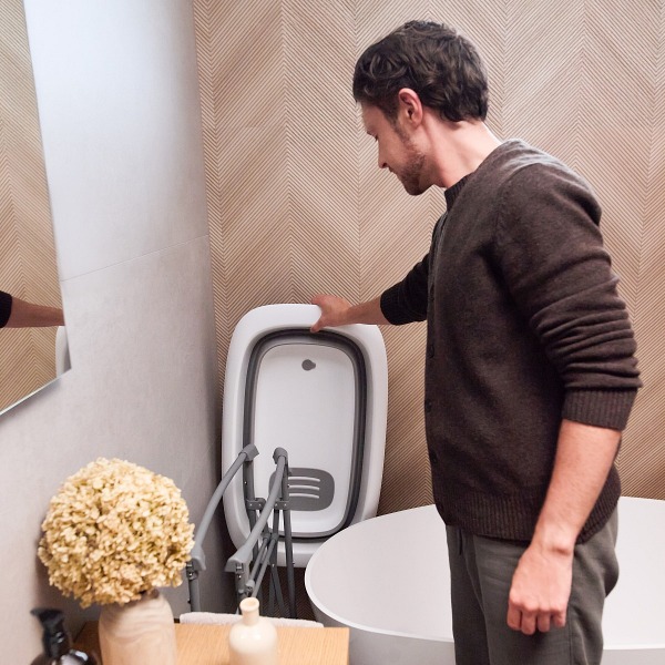 Baignoire bébé et table à langer compacte et nomade