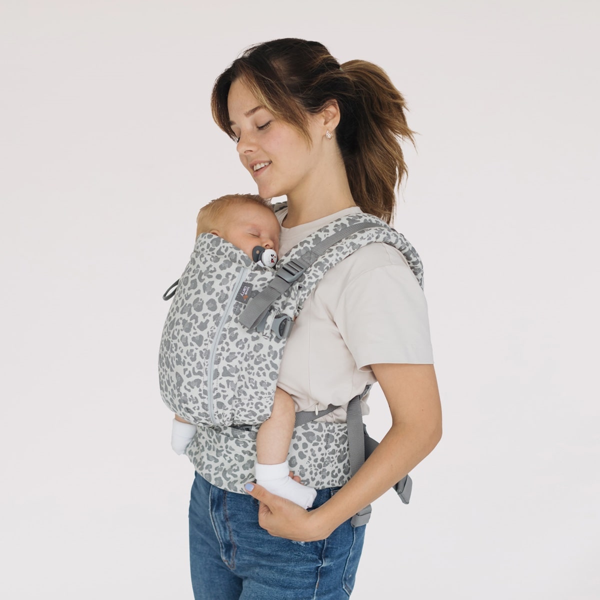 Love & Carry ONE sur le ventre