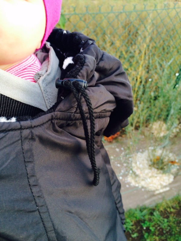 capuche de la couverture de portage noire étoile.