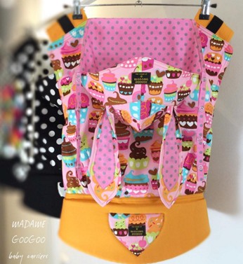 porte-bébé physiologique madame googoo classic full buckle modèle yellow bunny