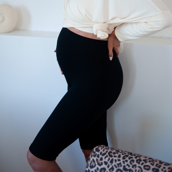 Mama Hangs Mama Flow - Short grossesse cycliste