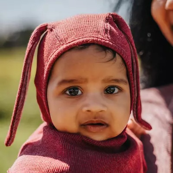 Manymonths Bunny Hood UNIQUE - Cagoule lapin en laine mérinos