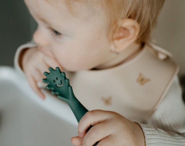 Ajouter à la wishlist Nouveau Petite & Mars Petite&Mars - Take&Match - Lot de 3 cuillères d'entraînement en silicone 6m+