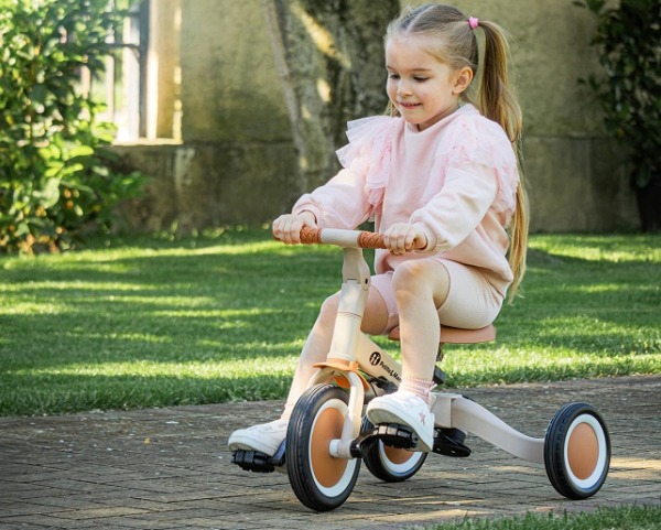Turbpo tricycle avec pédales