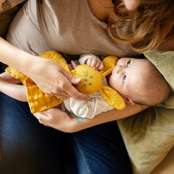 Petite&Mars - HUGO - Doudou Lapin en mousseline de bambou