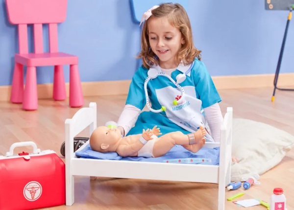 Poupée pour enfant multiethnique