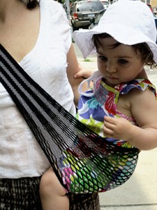 Tonga Fit Rayé Gris Noir Porte-Bébé Physiologique d'Appoint