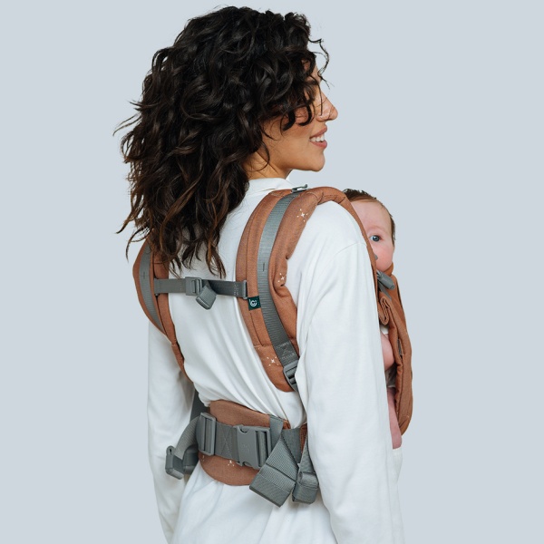 ONE Evo Caramel Porte-bébé avec support lumber