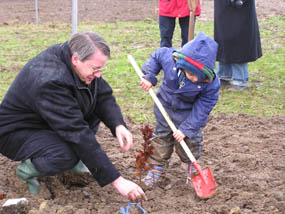 Journée plantation d'arbres pour les enfants